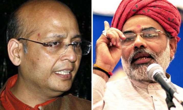 congress thrashes gujarat govt stand on sadbhavna fasts