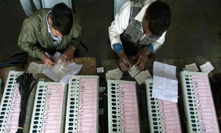 counting tomorrow to decide the fate of 472 candidates in wb