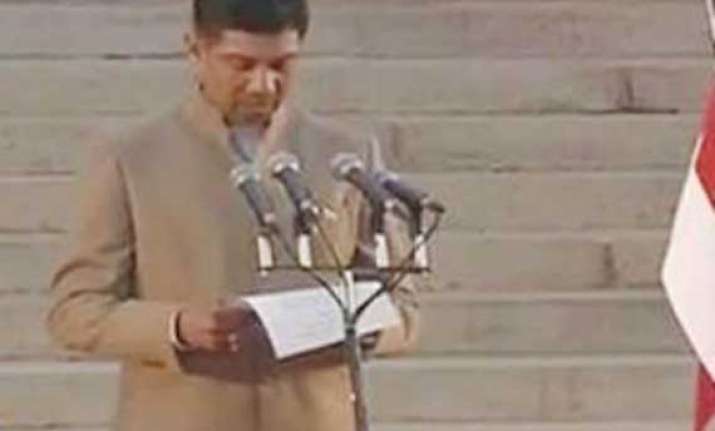 court notice to union minister nihalchand in rape case