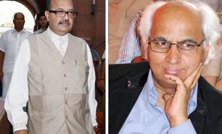 court summons amar singh kulkarni in cash for vote scam