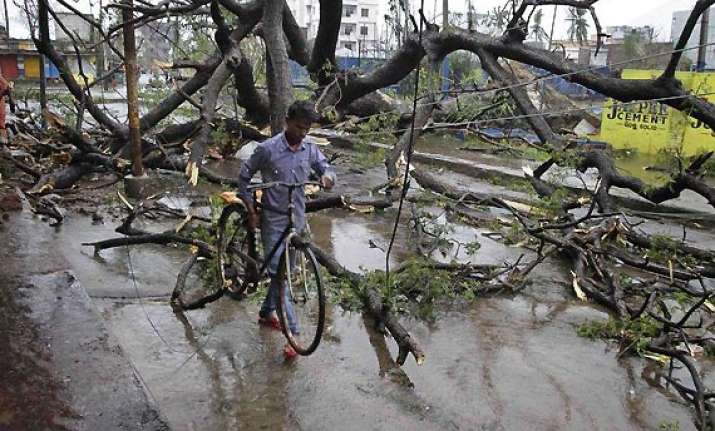 cyclone phailin 9 million people hit in odisha ap death