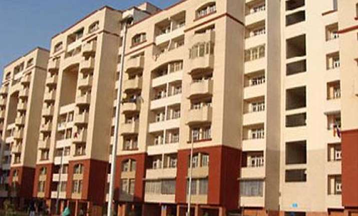 dda penalised directed to pay rs.2 lakh to flat applicant