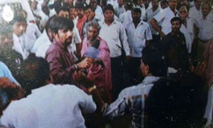 11 dmk men arrested for assaulting journalists