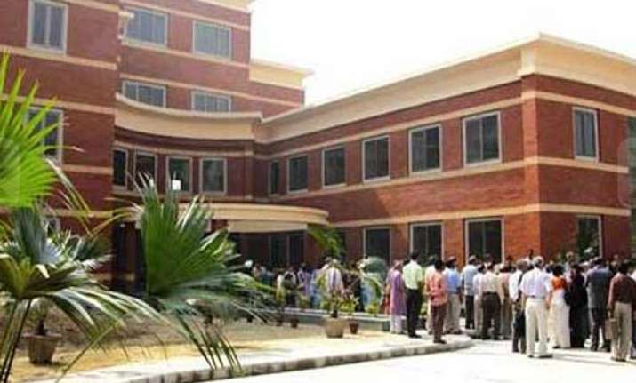 du teacher ends hunger strike
