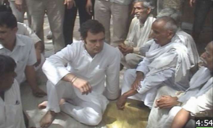 dalit card rahul gets dal roti night stay at a dalit s home