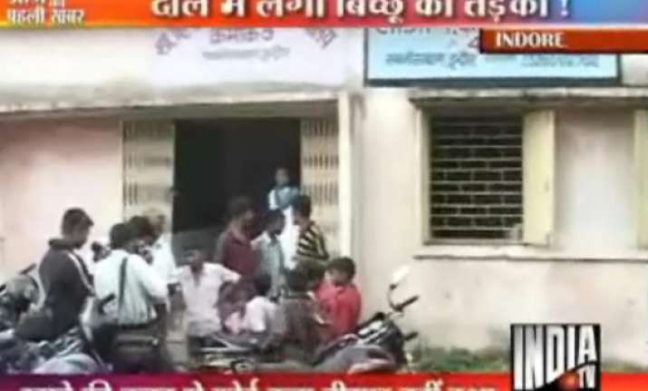 dead scorpion found in mid day meal in indore school
