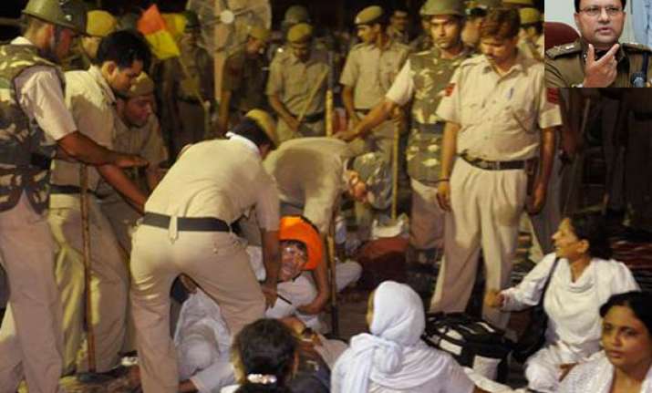 decision to swoop down on ramdev was political delhi police