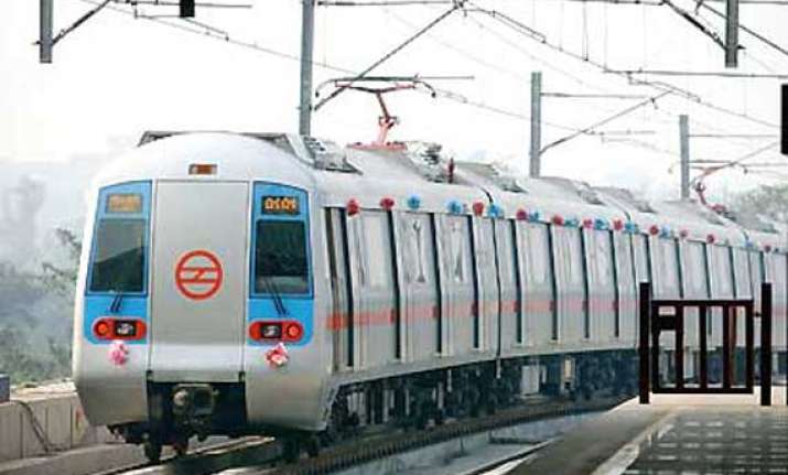 delhi metro launches auto top facility