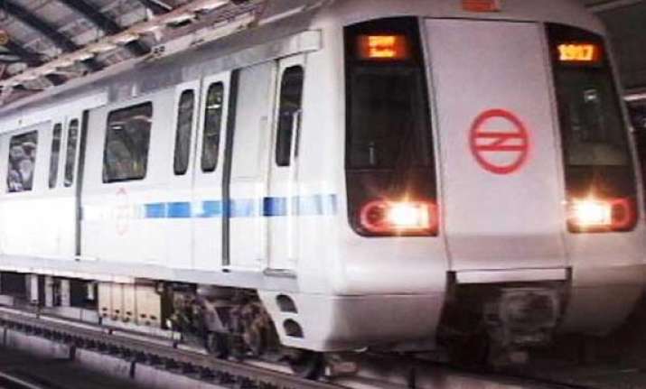 delhi metro records highest ridership of over 24l commuters