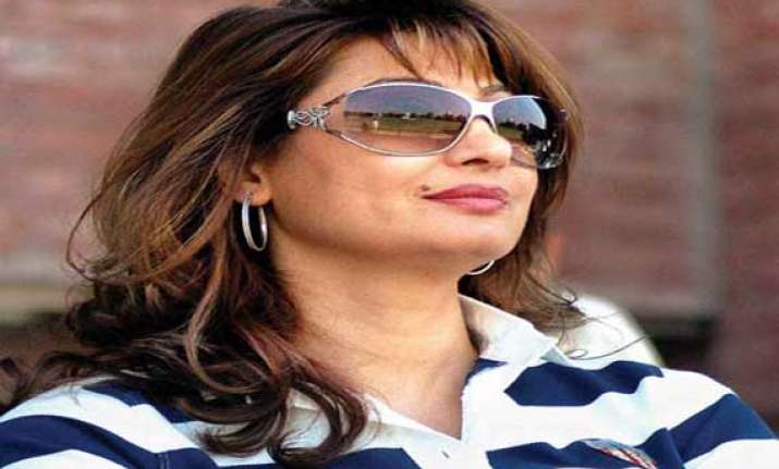 delhi police chief briefs home minister on sunanda probe