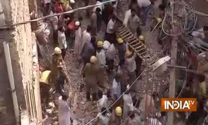 delhi building collapse one arrested