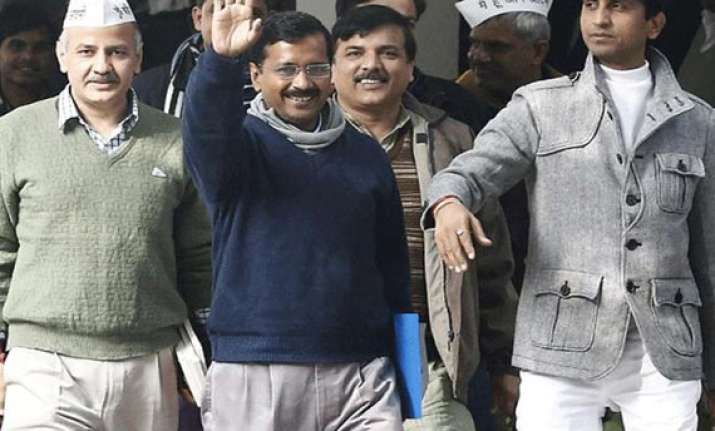 delhi cabinet may take up swaraj bill tomorrow