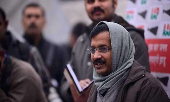 delhi government asks derc to cancel licences of discoms