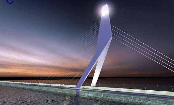 delhi s iconic signature bridge to be ready in 2014