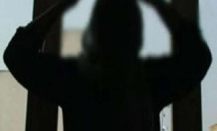 delhi woman arrested for torturing maid