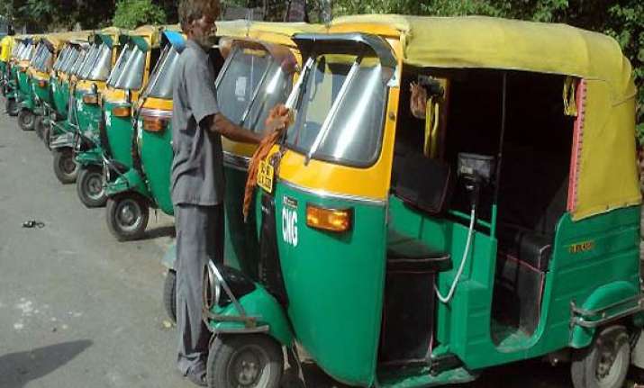delhi auto strike on wednesday to protest anna s arrest