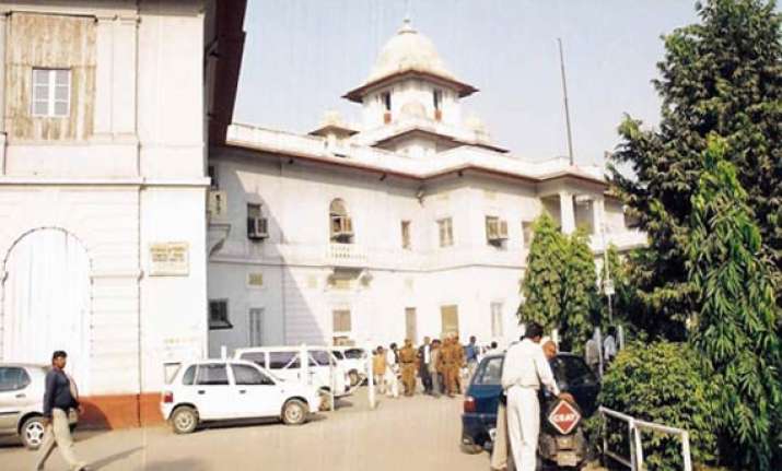 delhi court gives death sentence to 3 for honour killing