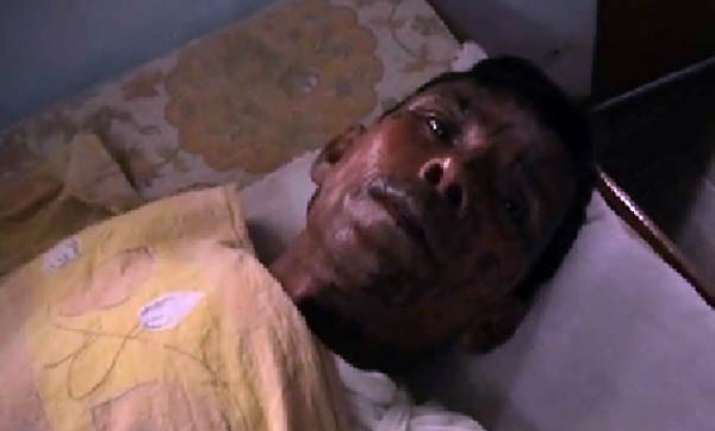 delhi man throws pail of acid at five senior citizens one