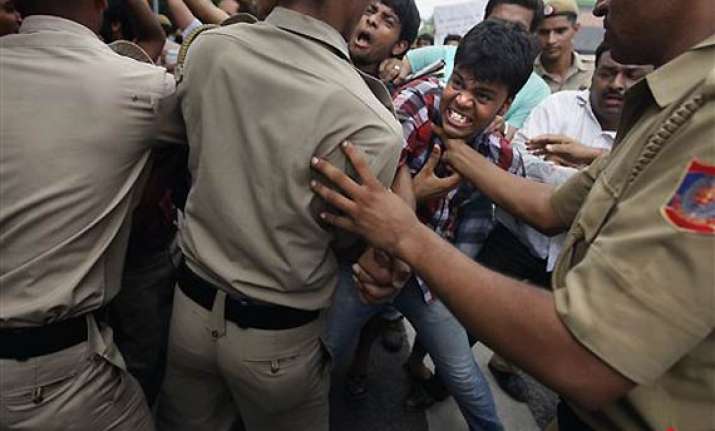 delhi police asked to crack down on rowdy elements