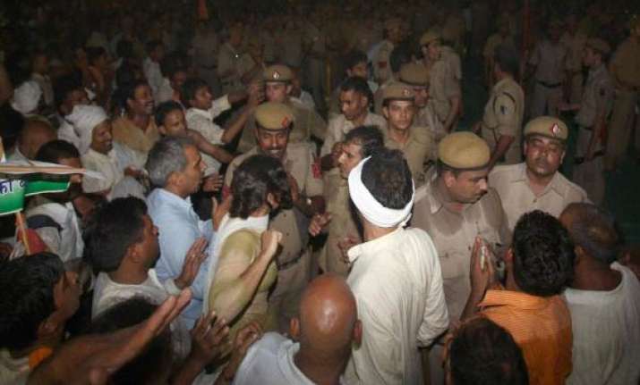 delhi police issues new order for holding rallies protests