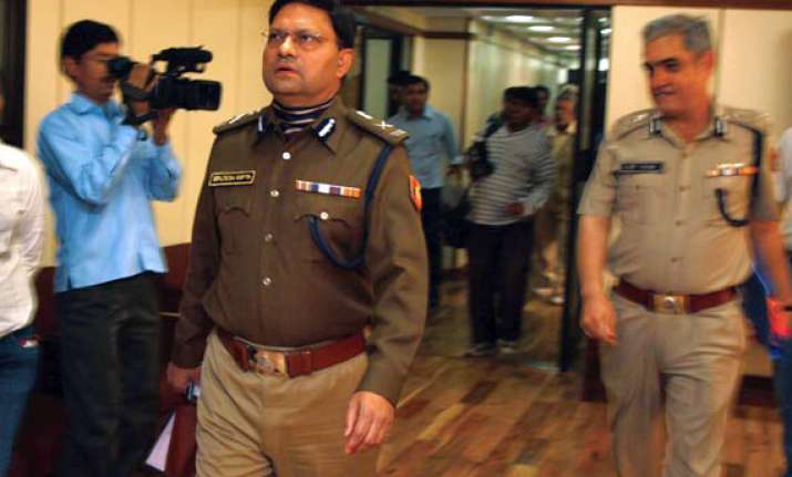 delhi police to act against cops who used excess force says