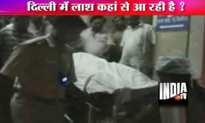 delhi property dealer found dead under mysterious