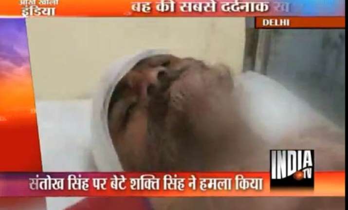 delhi youth injures father with sword