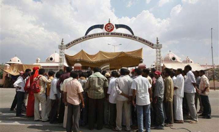 devotees believe sathya sai baba will live for 96 years