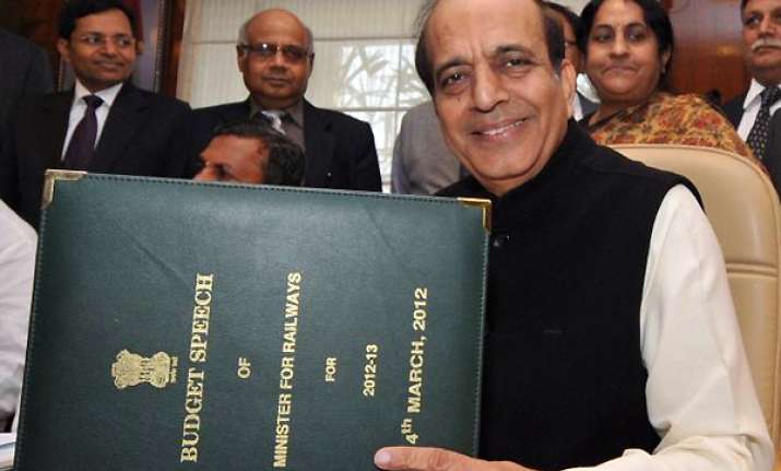 dinesh trivedi resorts to urdu couplets in budget speech
