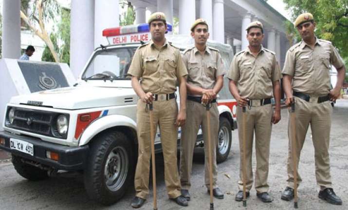 delhi maid with knife injuries rescued employer booked