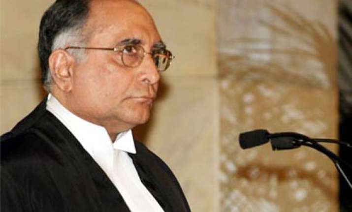 don t give political protection to corrupt judges says