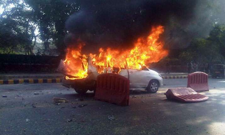 embassy car bomber reached airport six hours before flight