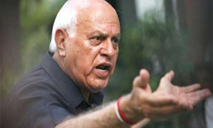 farooq abdullah lodges complaint over fake twitter account