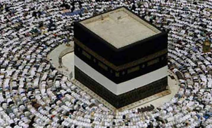 first batch of haj pilgrims from kashmir departs