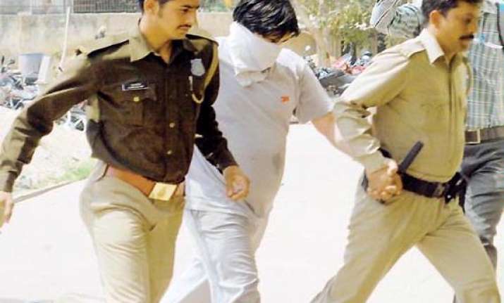 five held in agra for harassing us girls