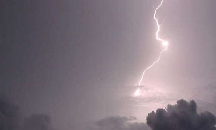 five killed by lightning in karnataka village
