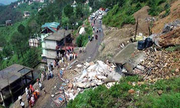 five of family buried in himachal landslide