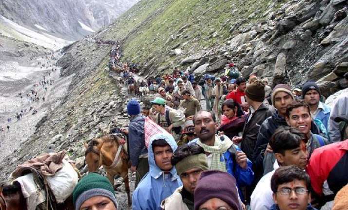 fresh batch of 2 140 pilgrims leave for amarnath