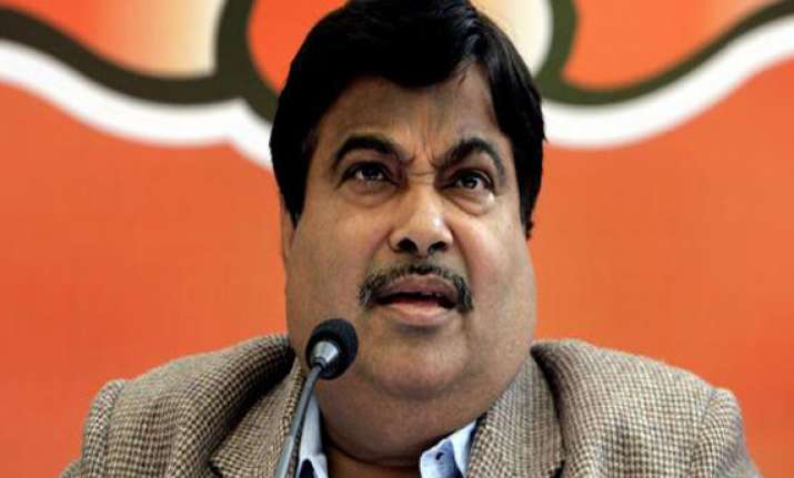 gadkari fails to bring rapprochement between dhumal and
