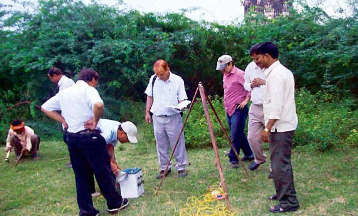 gold treasure hunt asi digging continues in up fort ruins