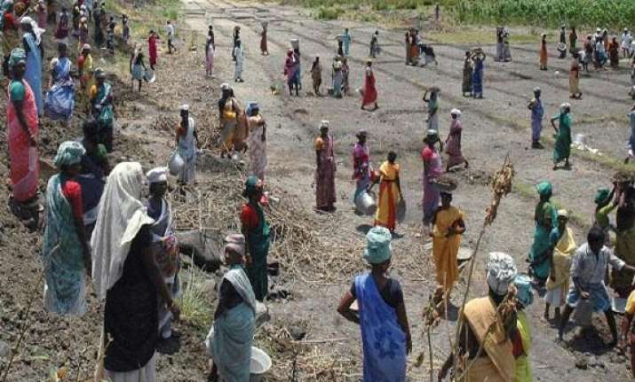 govt plans to give free mobile devices to mgnrega workers