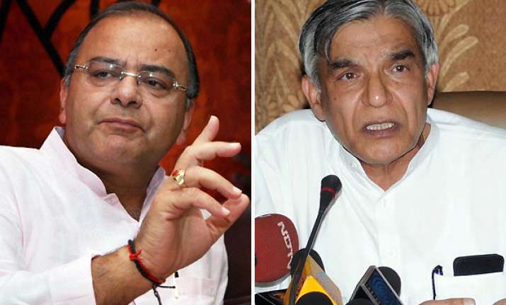govt agrees to take up lokpal bill vote in first half of