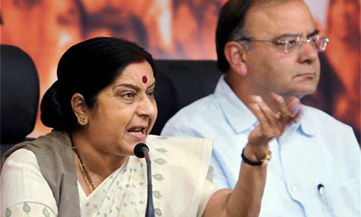 govt has lost its moral right to rule say jaitley sushma