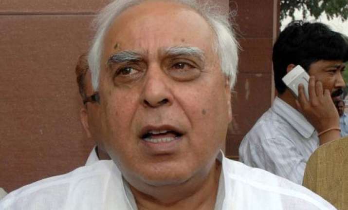 govt justifies police action against ramdev