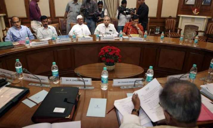 govt opposes inclusion of pm in lokpal bill
