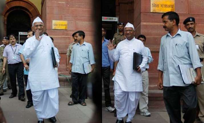 upset with govt hazare to fast from aug 16