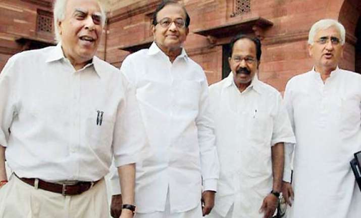 govt rules out sending two lokpal drafts to cabinet