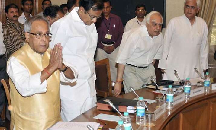 govt very happy with outcome of all party meet on lokpal