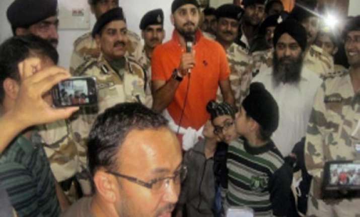 harbhajan turns counsellor for uttarakhand landslide victims