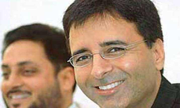haryana minister ridicules up gujarat at seminar